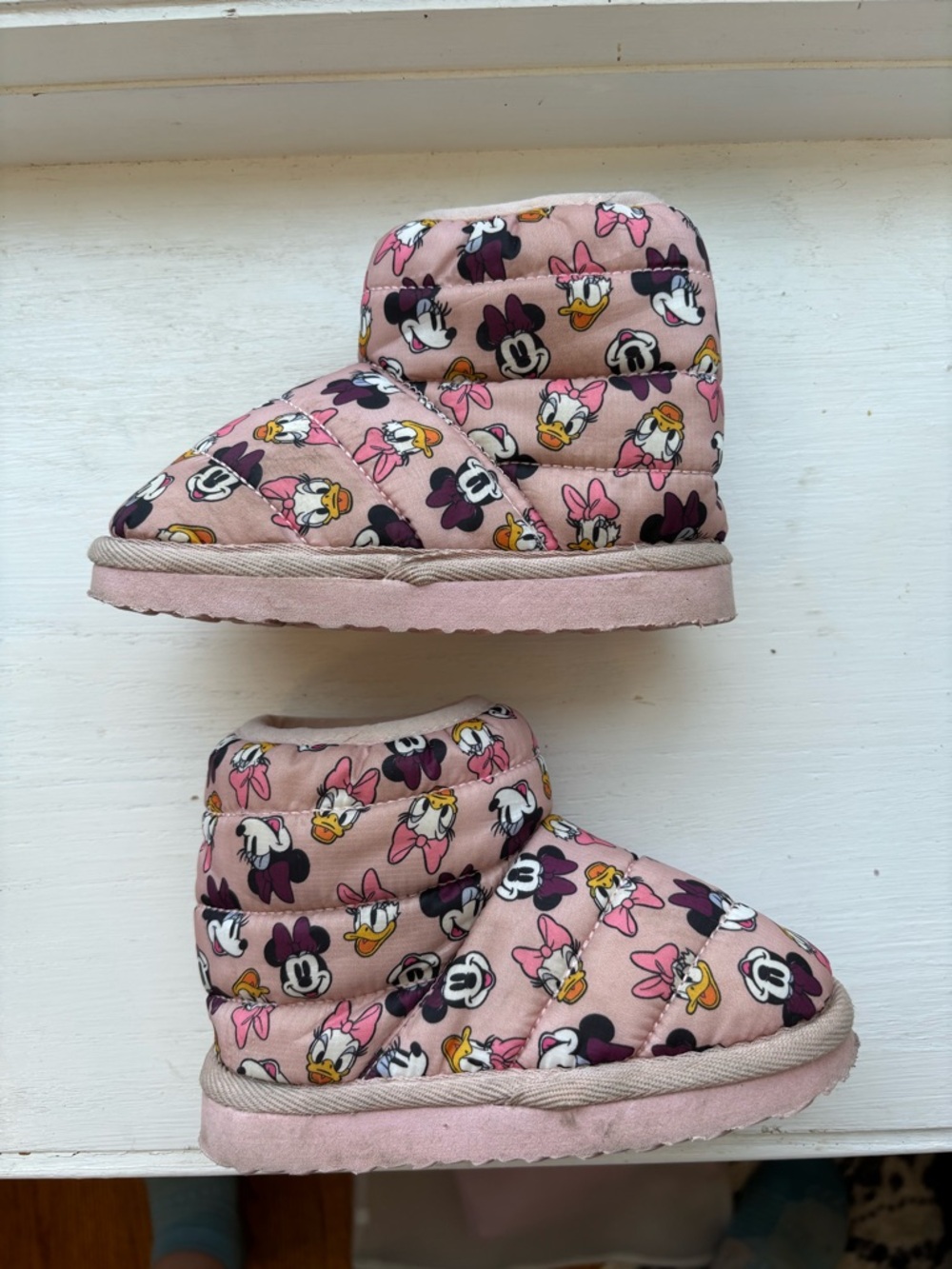 Disney Minnie and Daisy winter boots toddler girl size 8 shoes